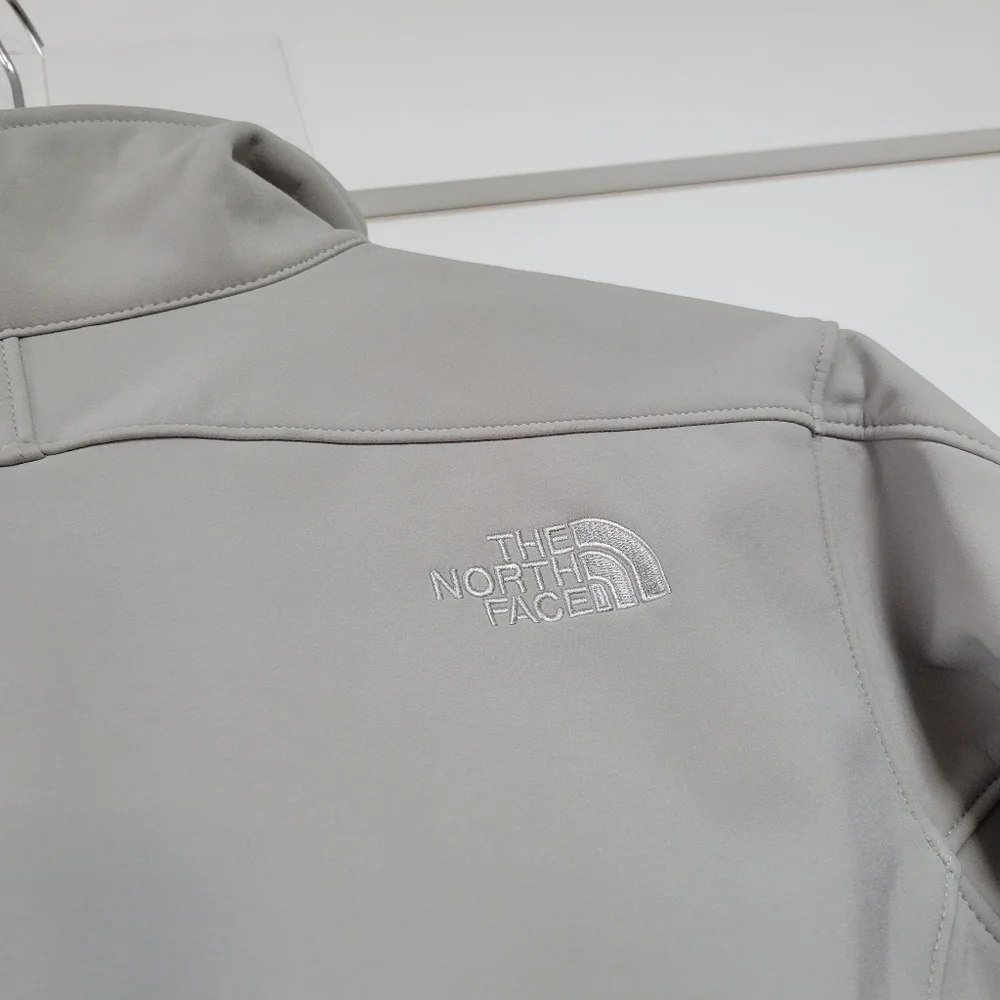 SOLD ---- NWOT The North Face Soft Shell Zip Up Jacket (S) - Picture 5 of 15